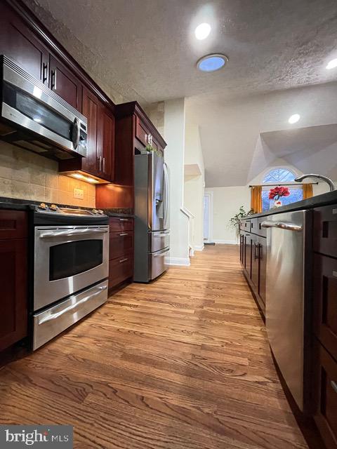 402 KOJUN COURT