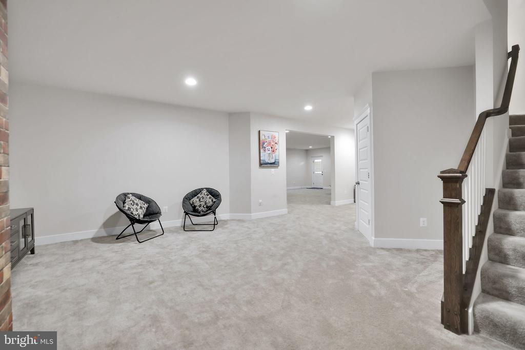 17904 RIDGEWOOD PLACE