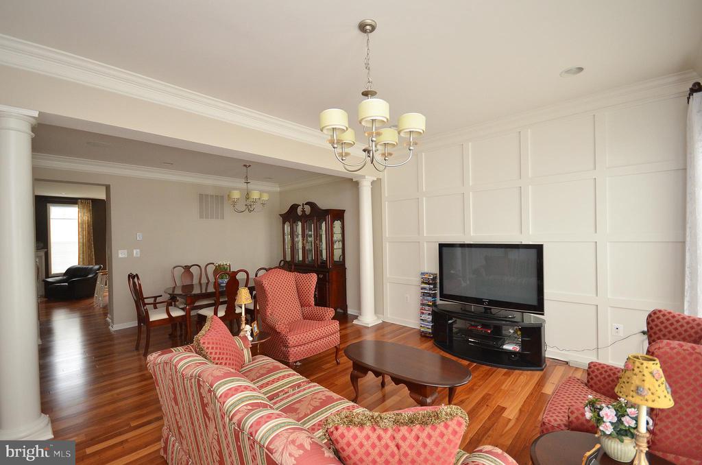 43291 MITCHAM SQUARE