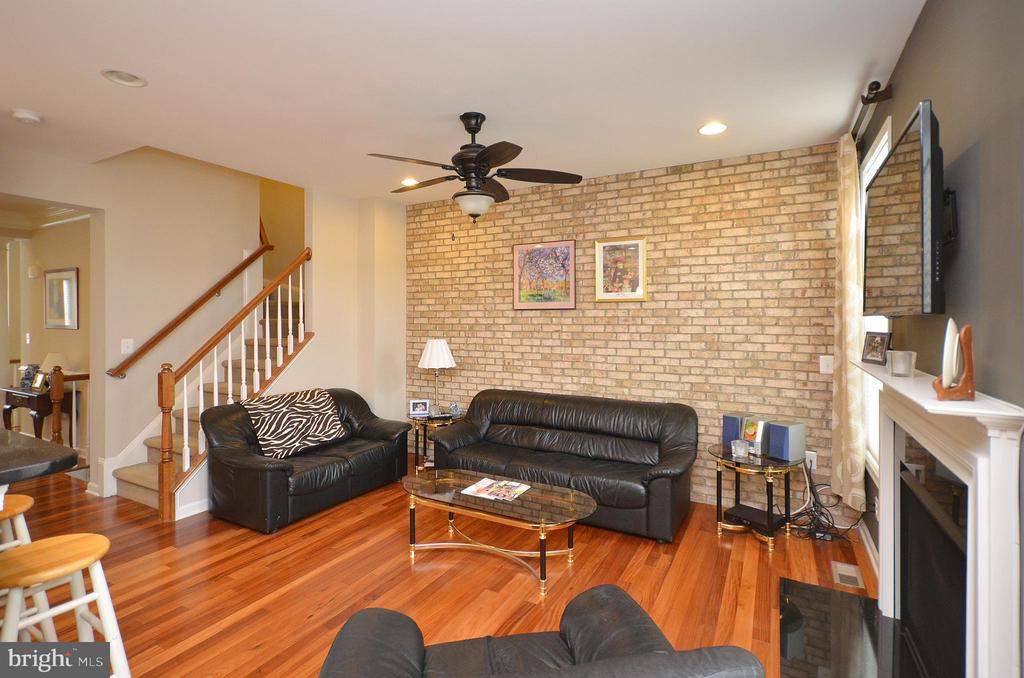 43291 MITCHAM SQUARE