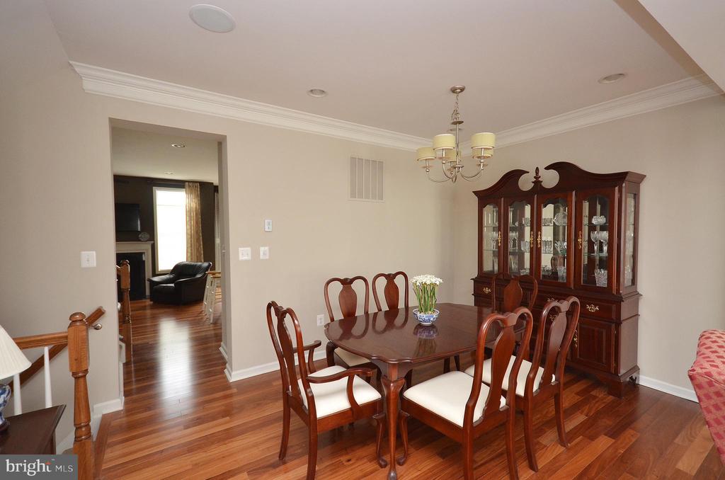43291 MITCHAM SQUARE