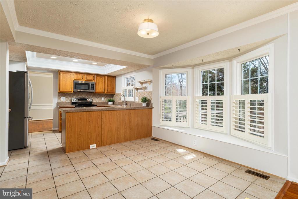 204 PIN OAK COURT
