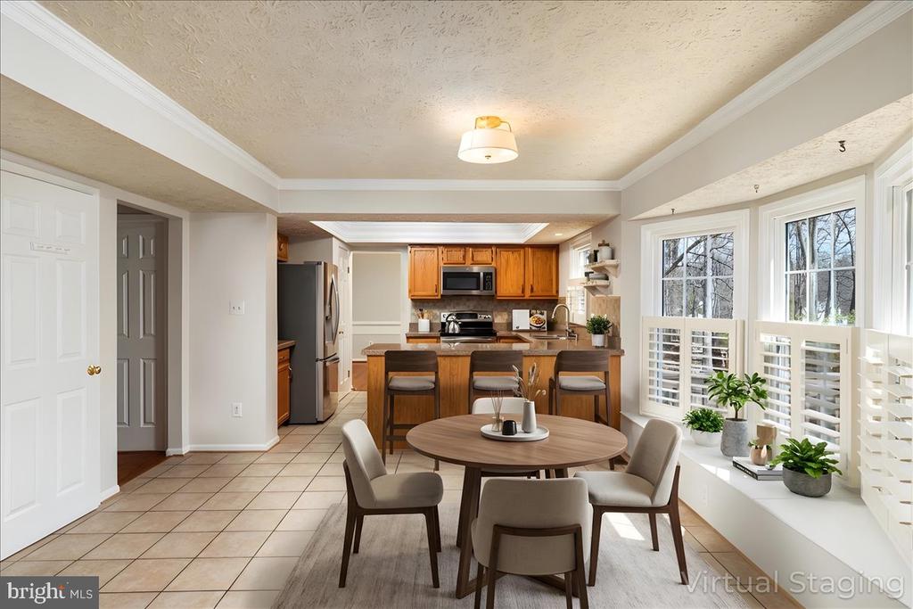 204 PIN OAK COURT