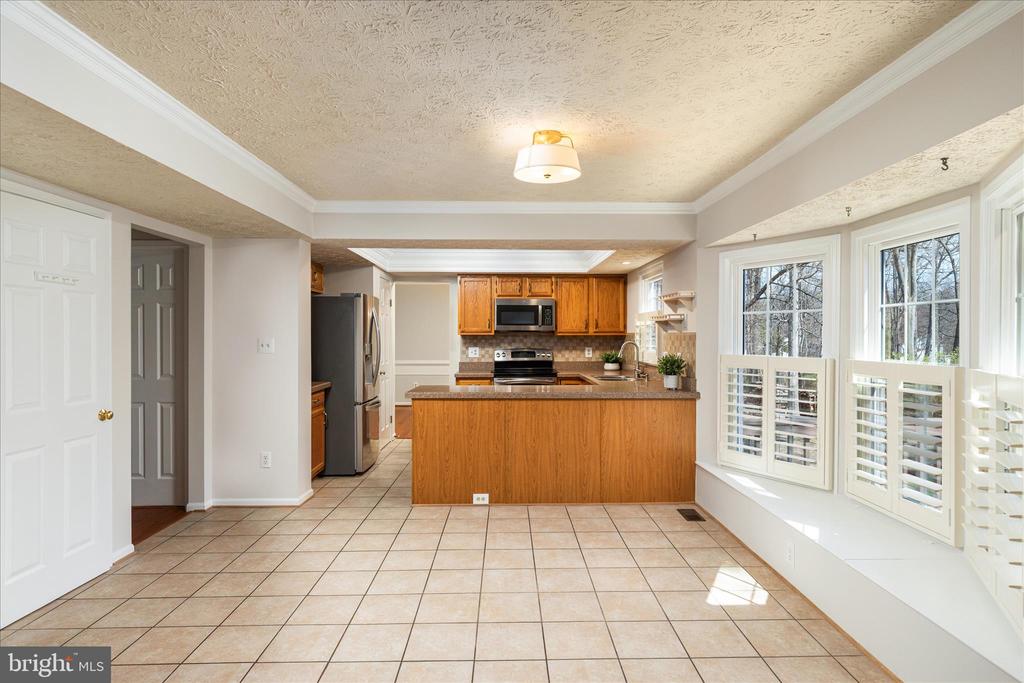204 PIN OAK COURT