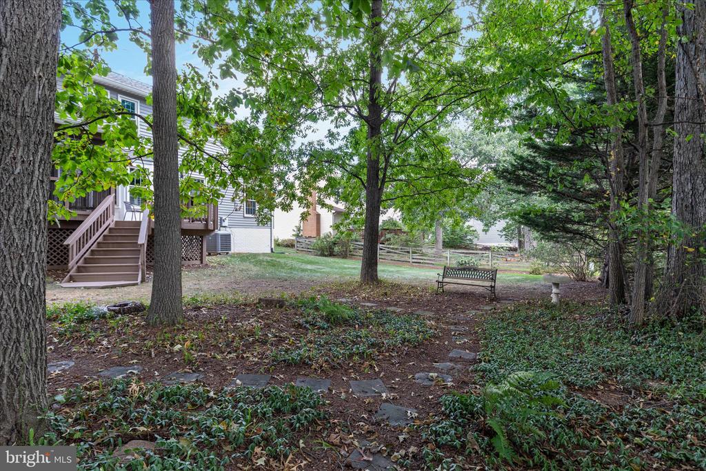 204 PIN OAK COURT