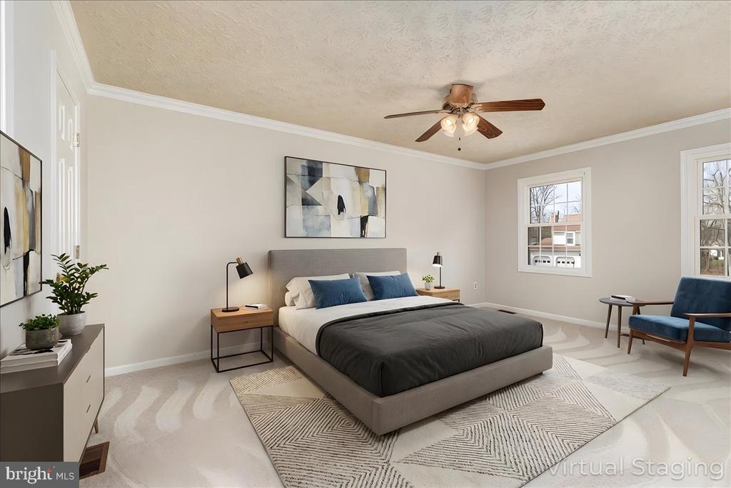 204 PIN OAK COURT