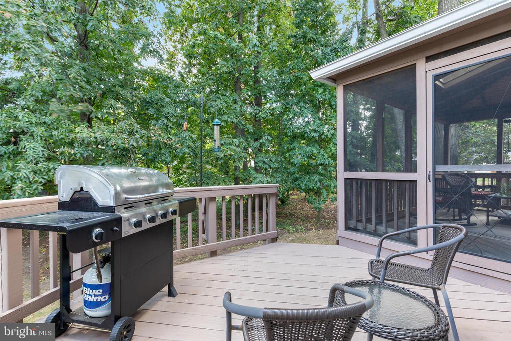 204 PIN OAK COURT