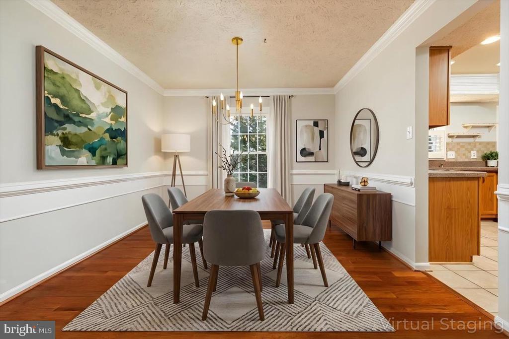 204 PIN OAK COURT