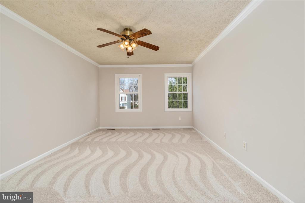 204 PIN OAK COURT