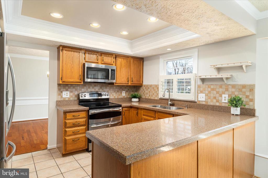 204 PIN OAK COURT