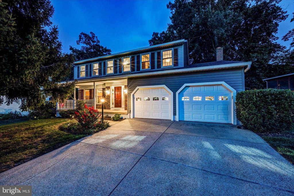 204 PIN OAK COURT