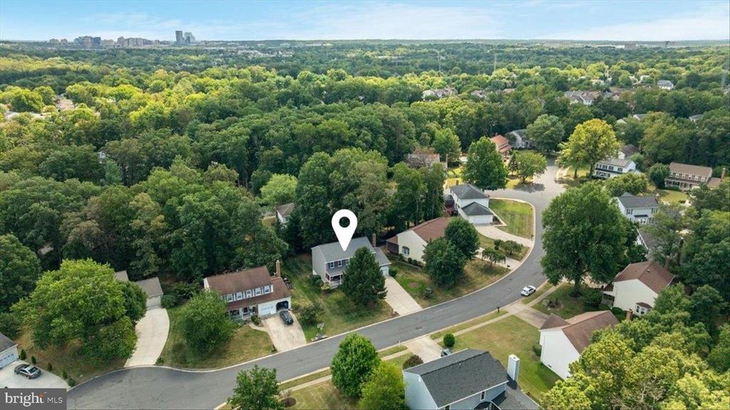 204 PIN OAK COURT