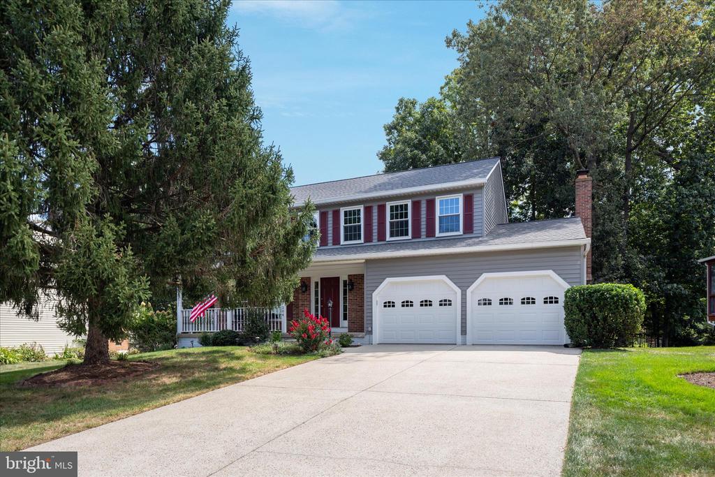 204 PIN OAK COURT