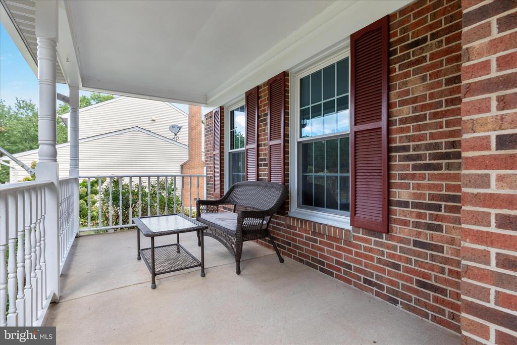 204 PIN OAK COURT