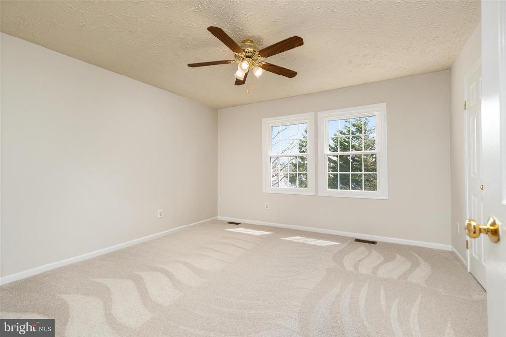 204 PIN OAK COURT