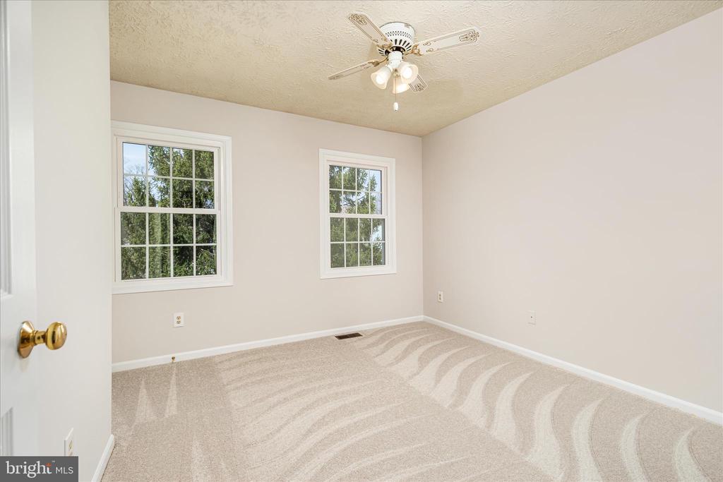 204 PIN OAK COURT