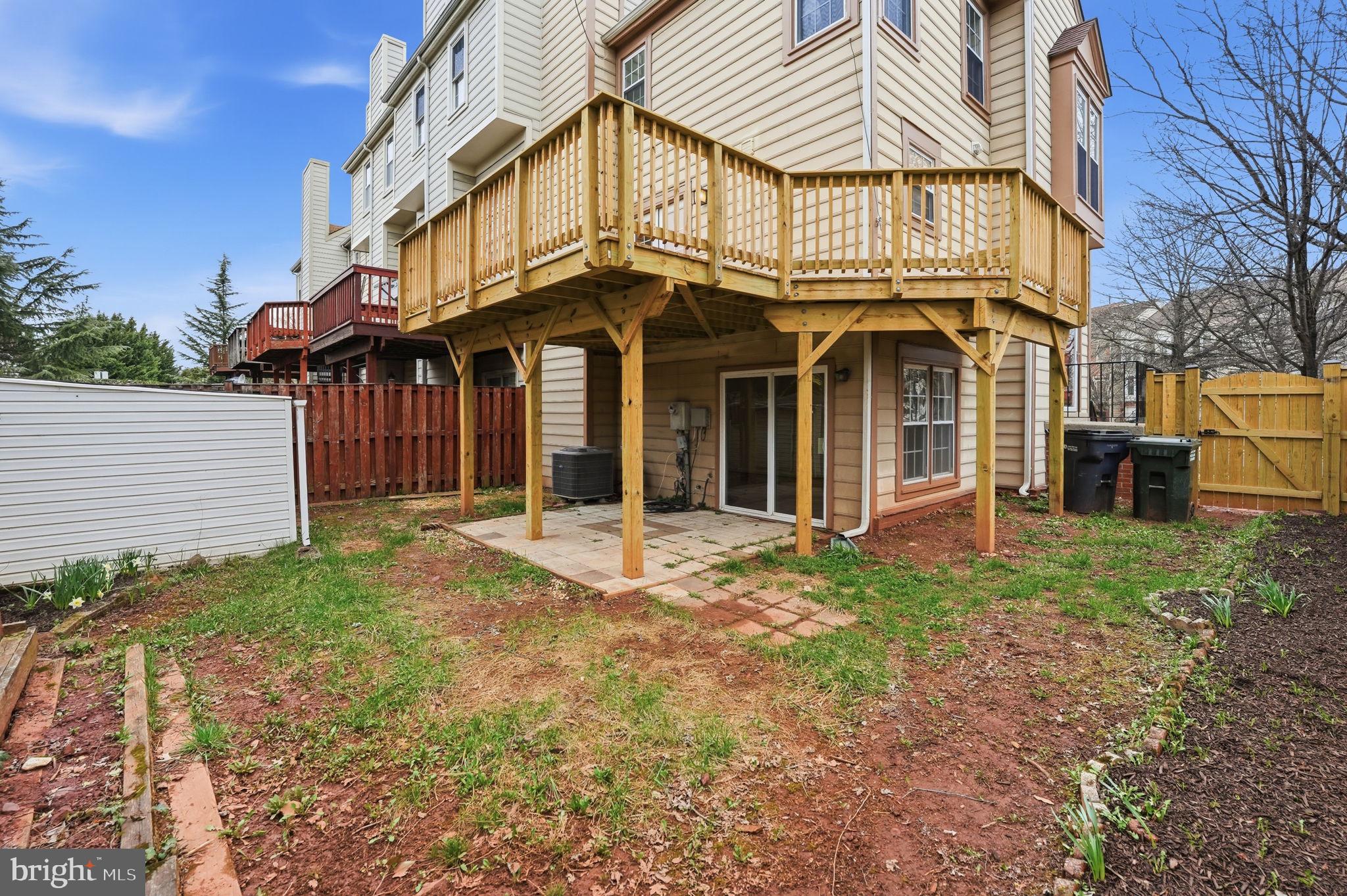 46944 TRUMPET CIRCLE