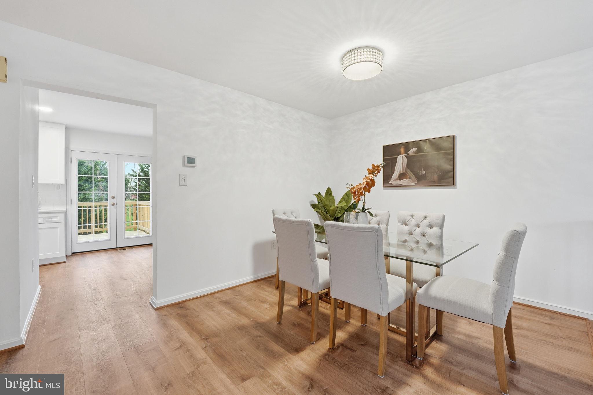 46944 TRUMPET CIRCLE