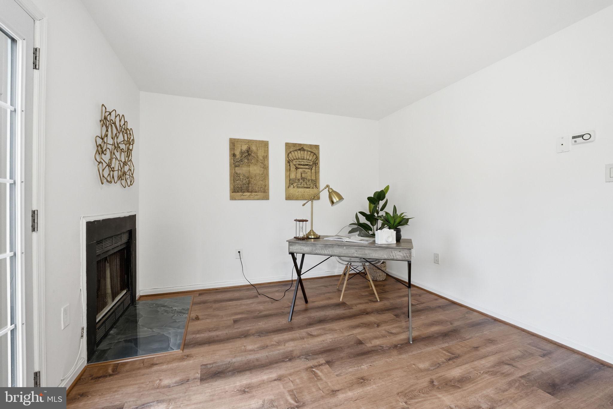 46944 TRUMPET CIRCLE