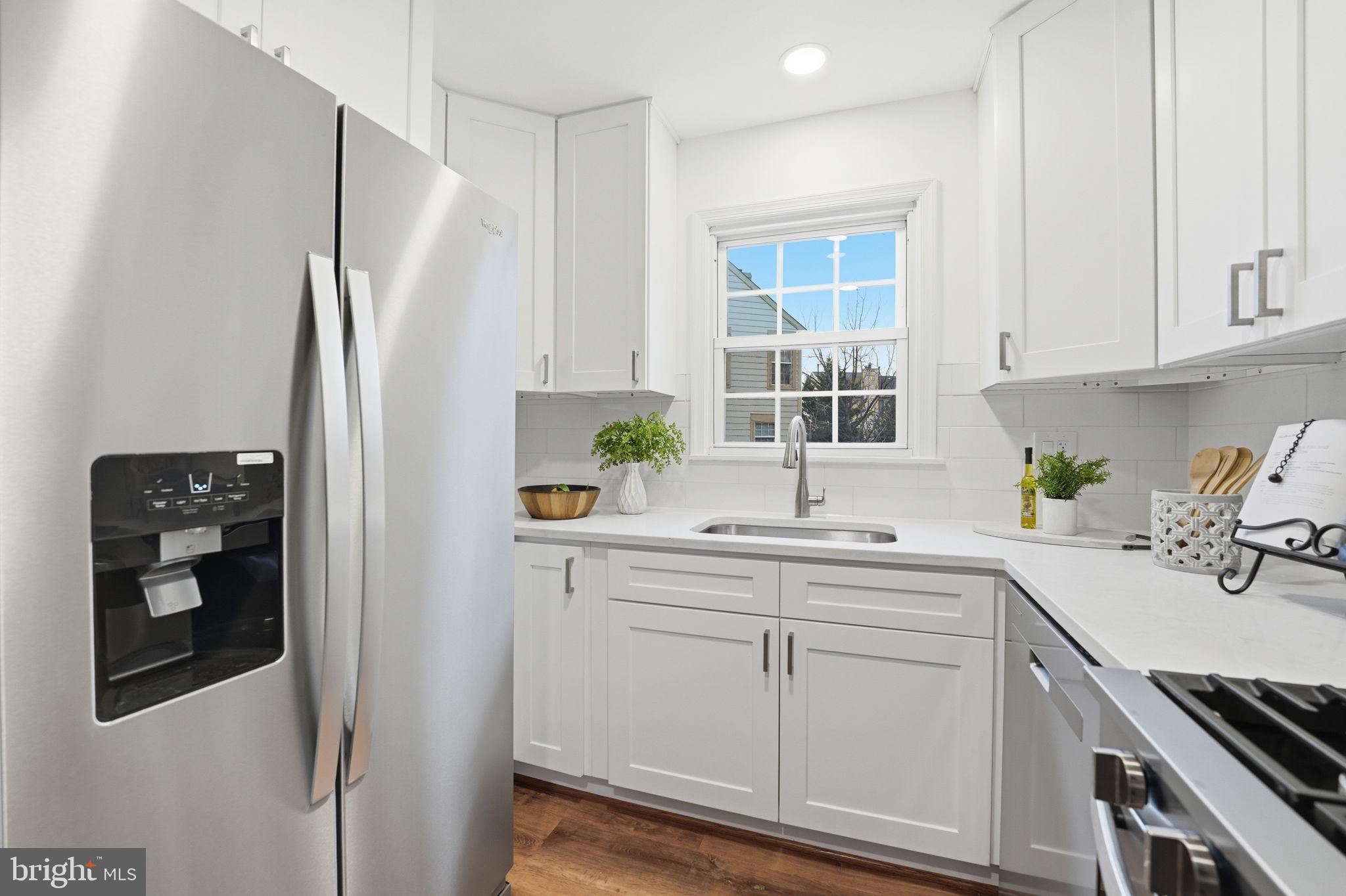 46944 TRUMPET CIRCLE