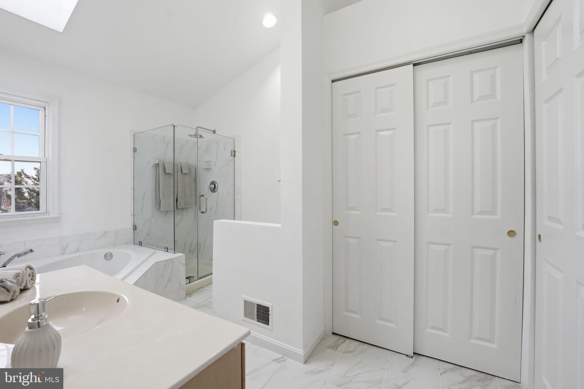 46944 TRUMPET CIRCLE