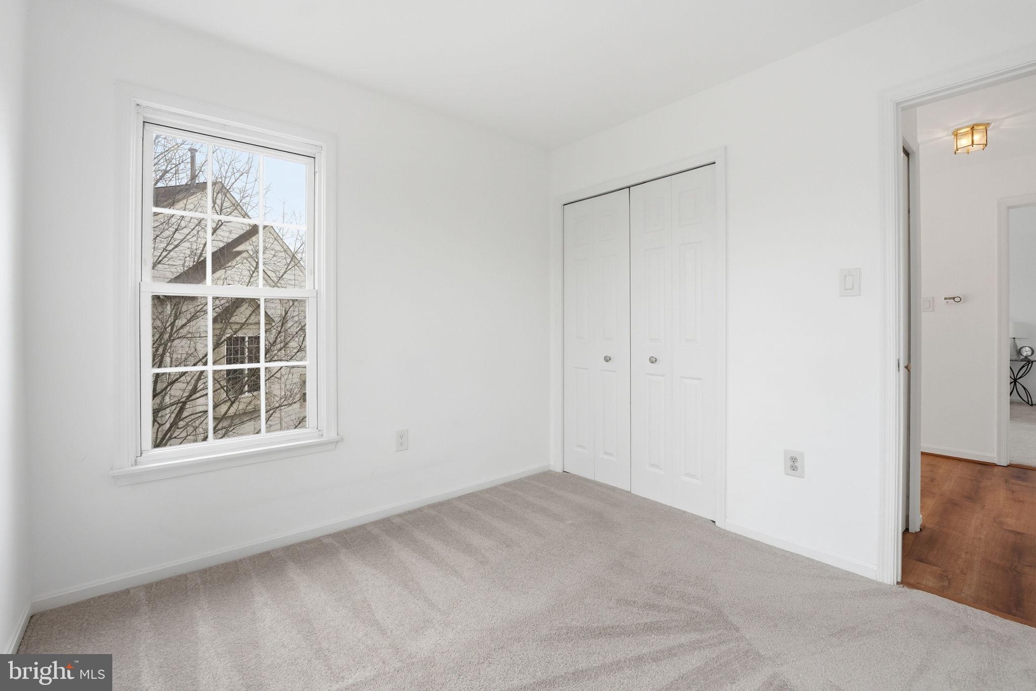 46944 TRUMPET CIRCLE