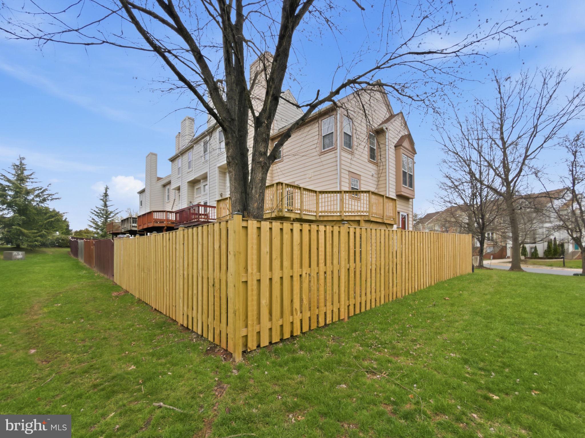 46944 TRUMPET CIRCLE