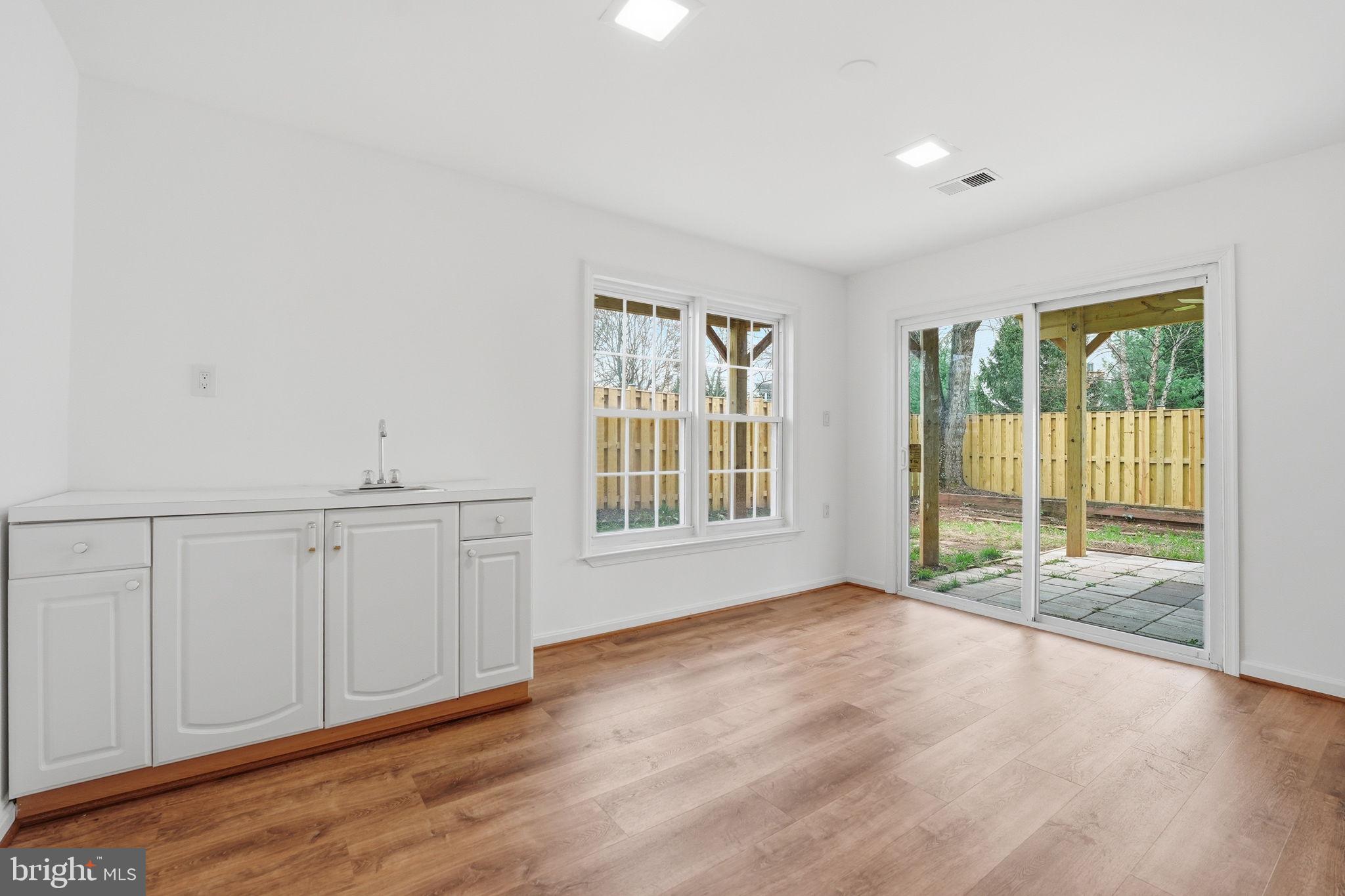 46944 TRUMPET CIRCLE