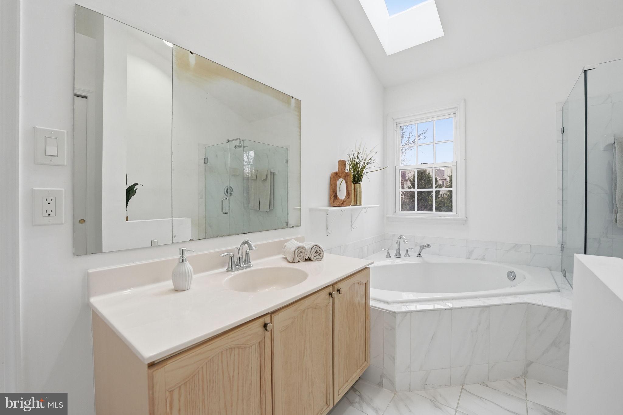 46944 TRUMPET CIRCLE