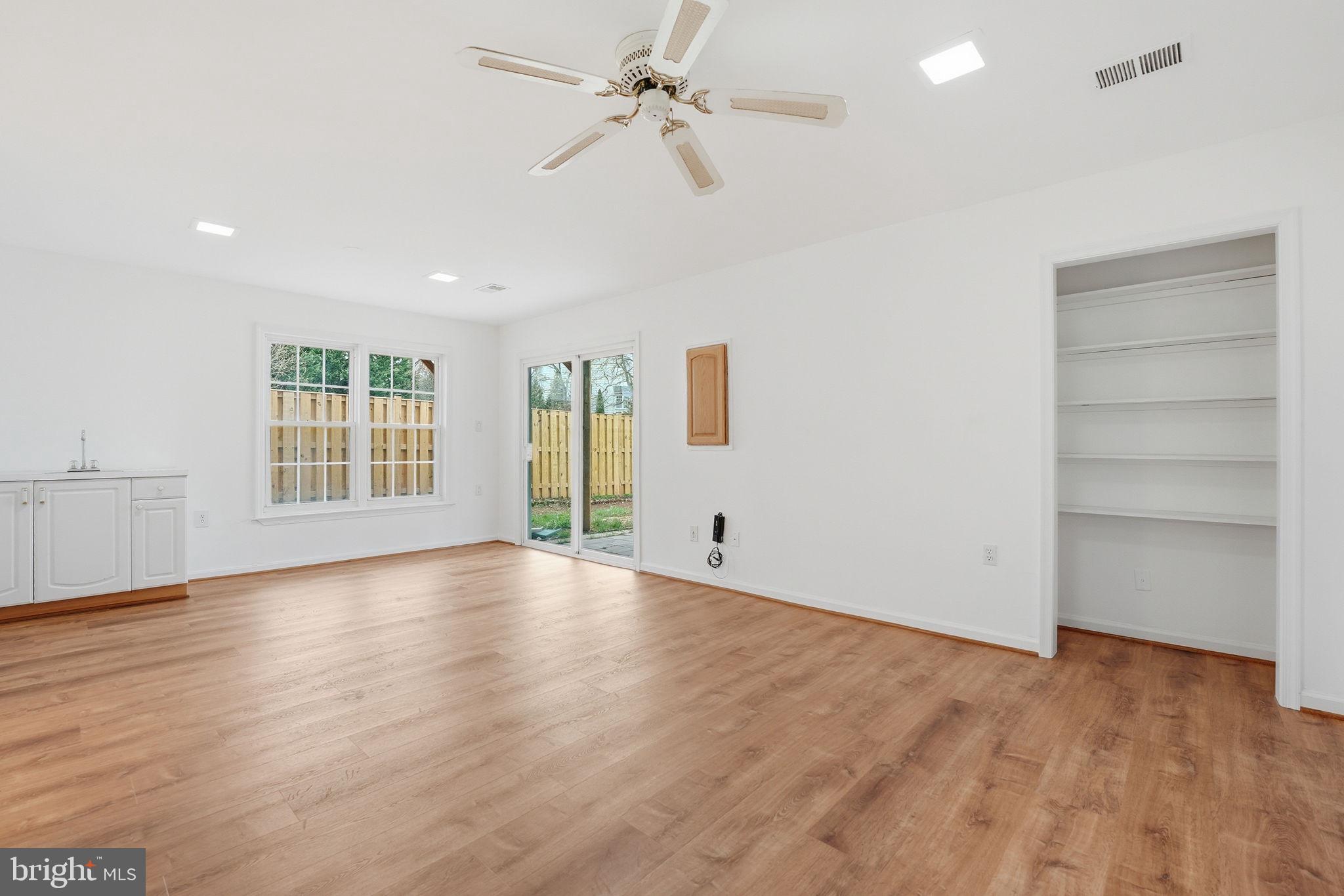 46944 TRUMPET CIRCLE