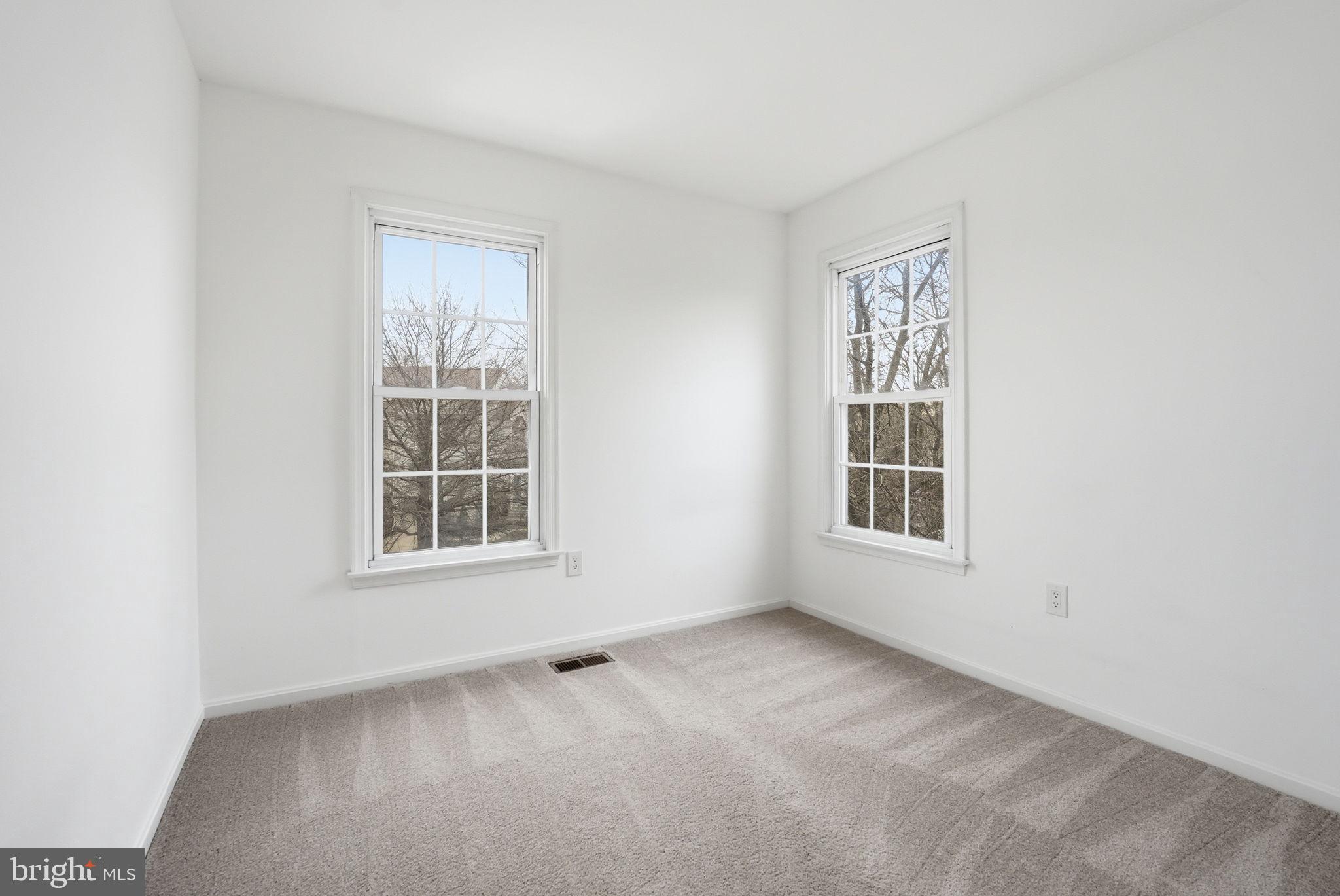 46944 TRUMPET CIRCLE