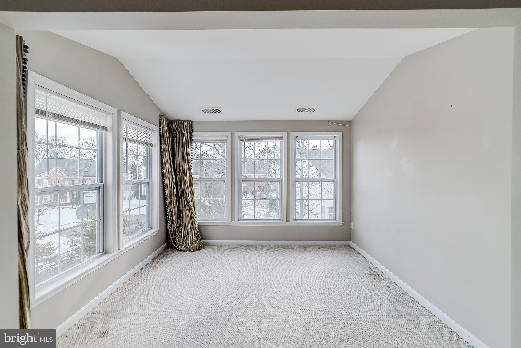 22072 AVONWORTH SQUARE