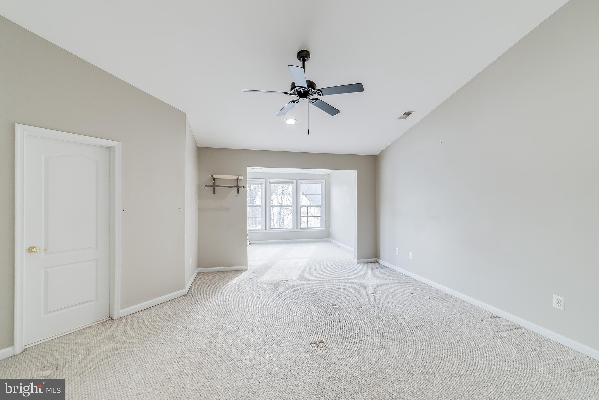 22072 AVONWORTH SQUARE