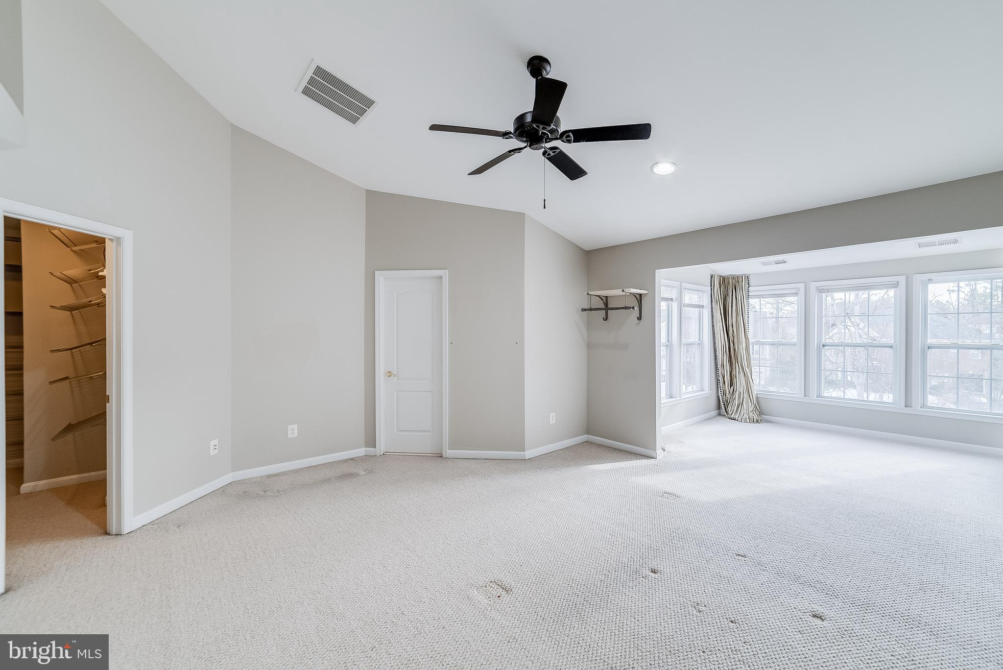 22072 AVONWORTH SQUARE