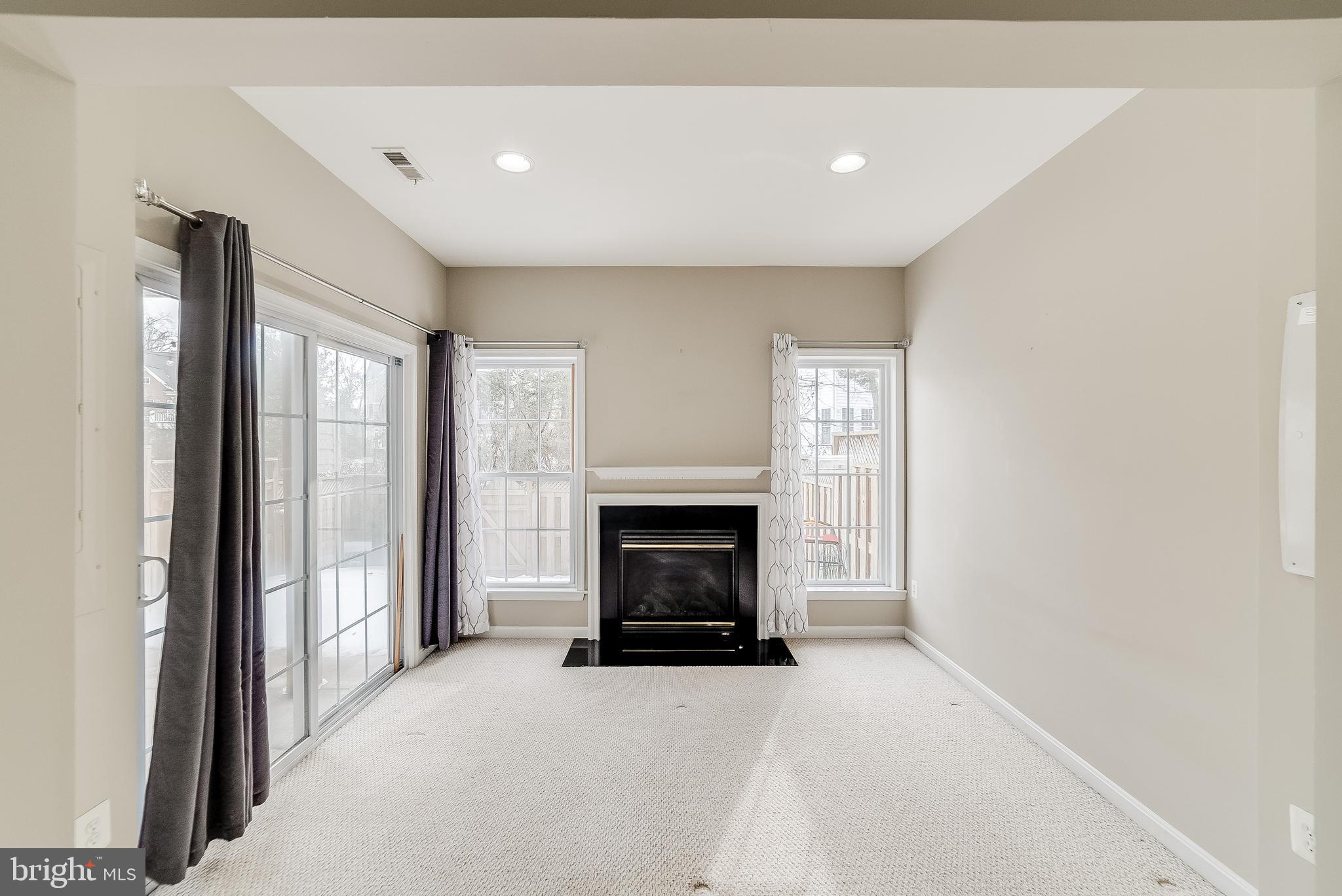 22072 AVONWORTH SQUARE