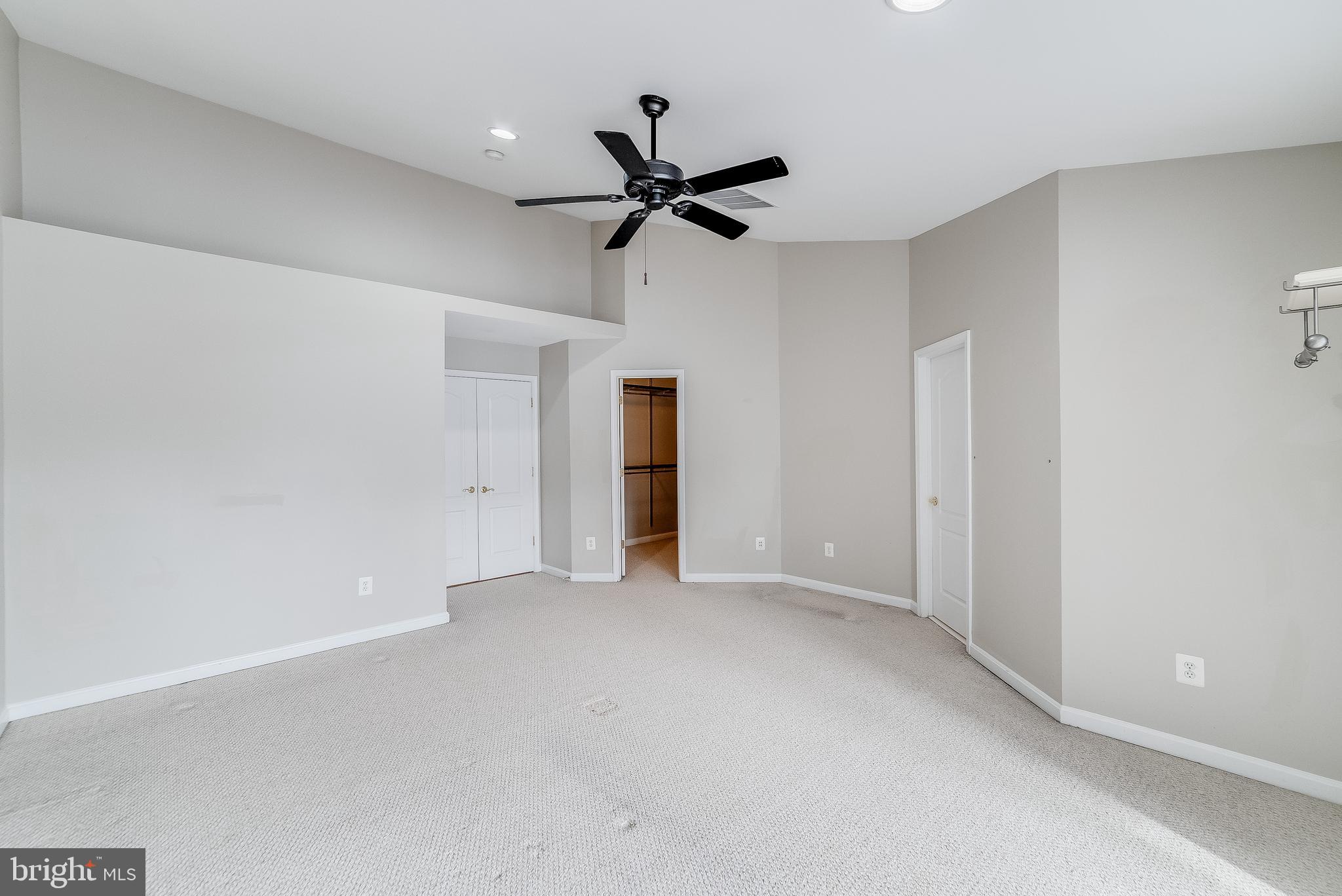 22072 AVONWORTH SQUARE