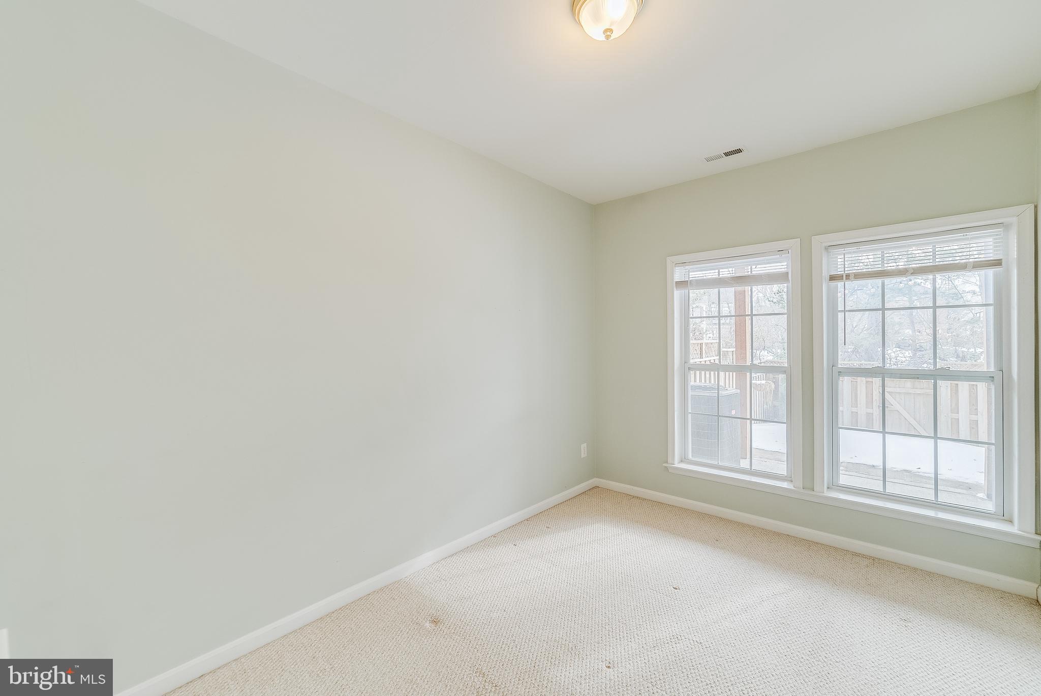 22072 AVONWORTH SQUARE