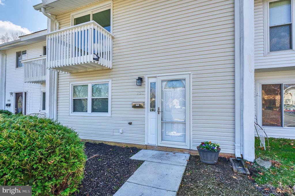 253 WILLOW TERRACE