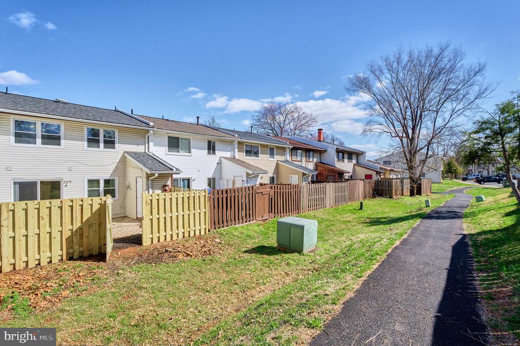 253 WILLOW TERRACE