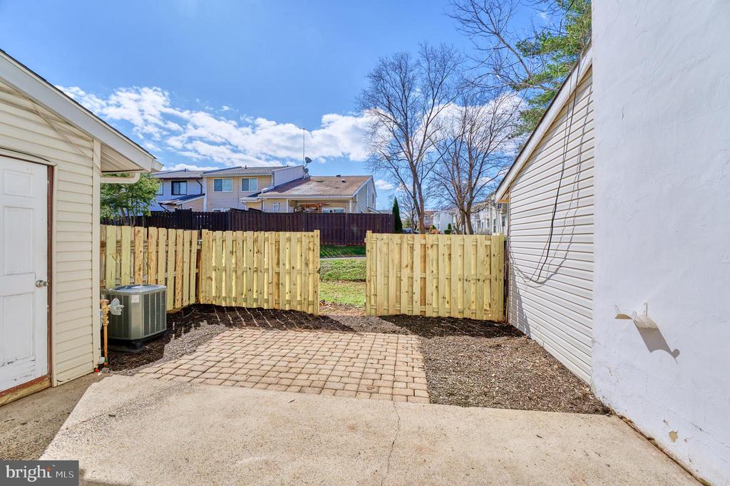 253 WILLOW TERRACE