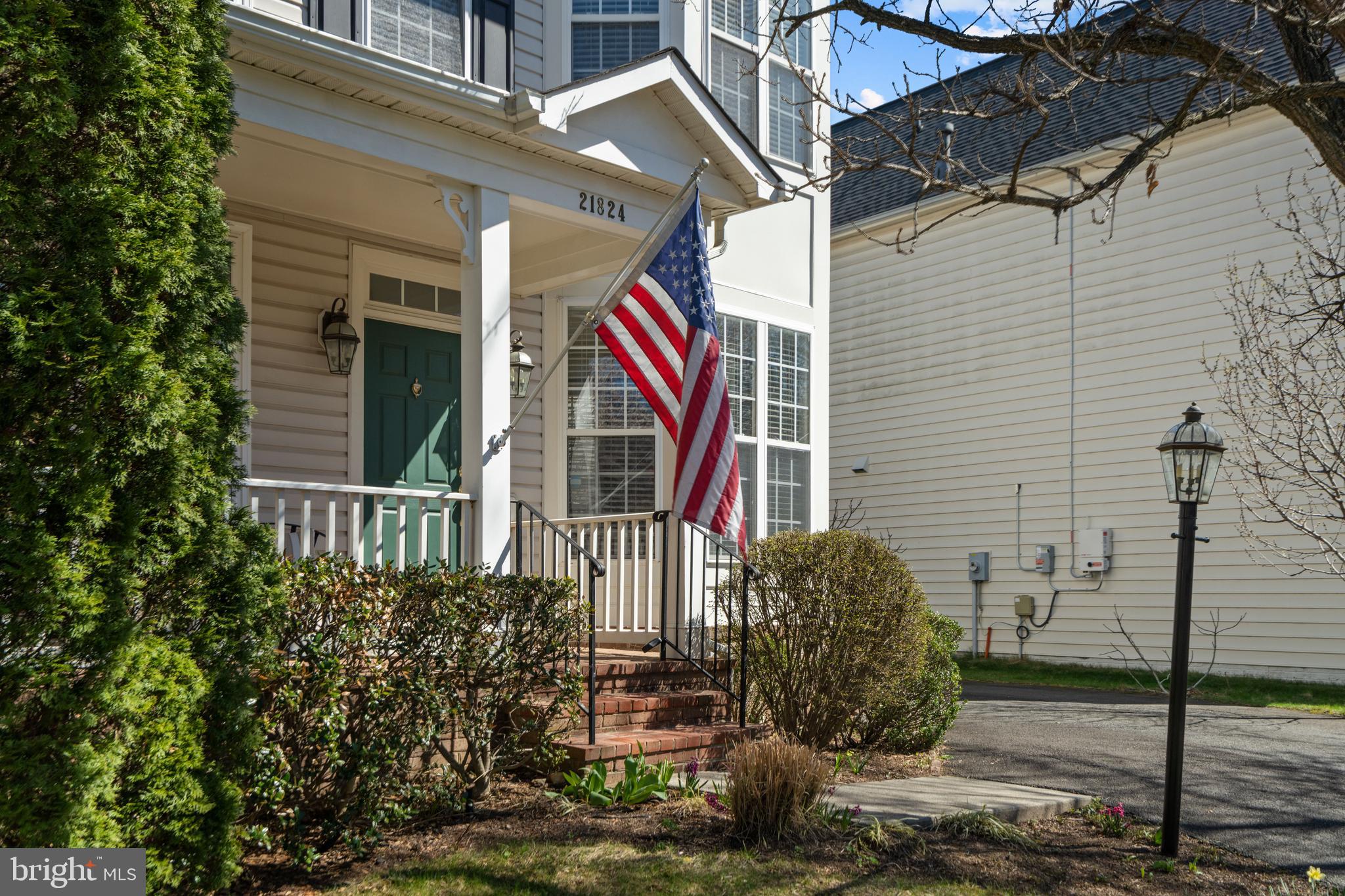 21824 WINGFOOT COURT