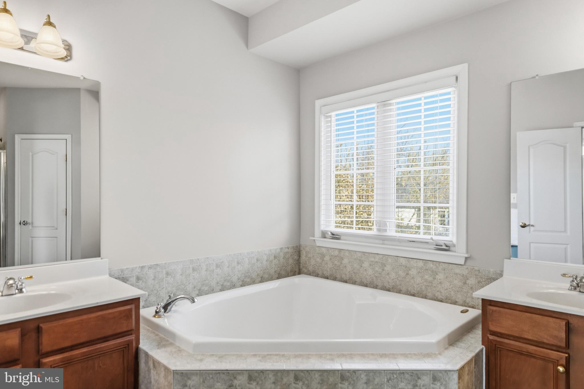 21824 WINGFOOT COURT