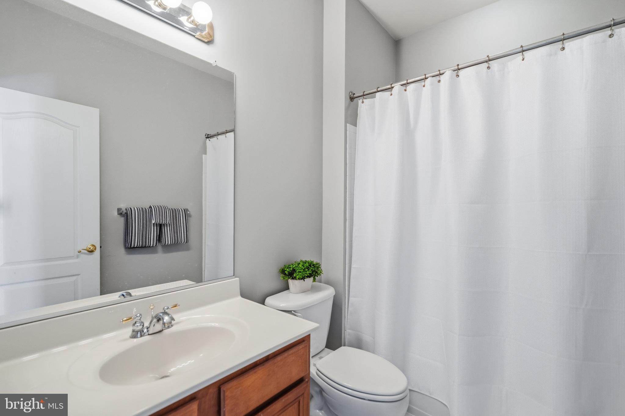 21824 WINGFOOT COURT