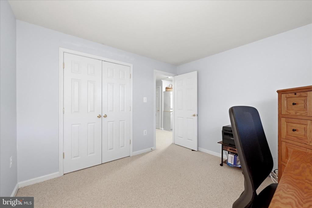 405 LEEDS RIDGE COURT