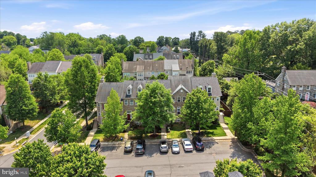 405 LEEDS RIDGE COURT