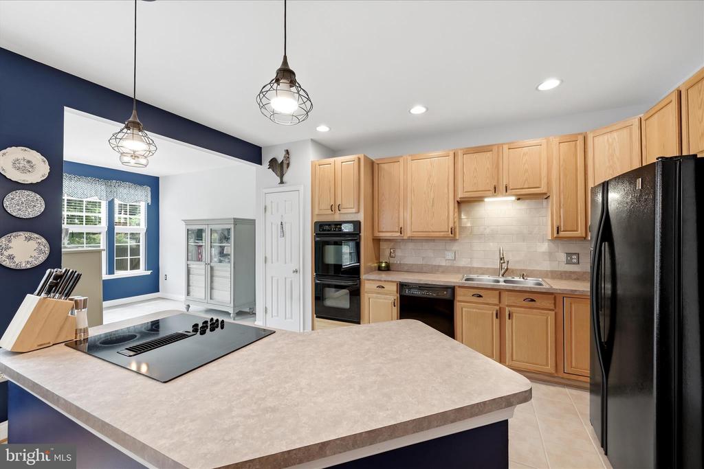 405 LEEDS RIDGE COURT