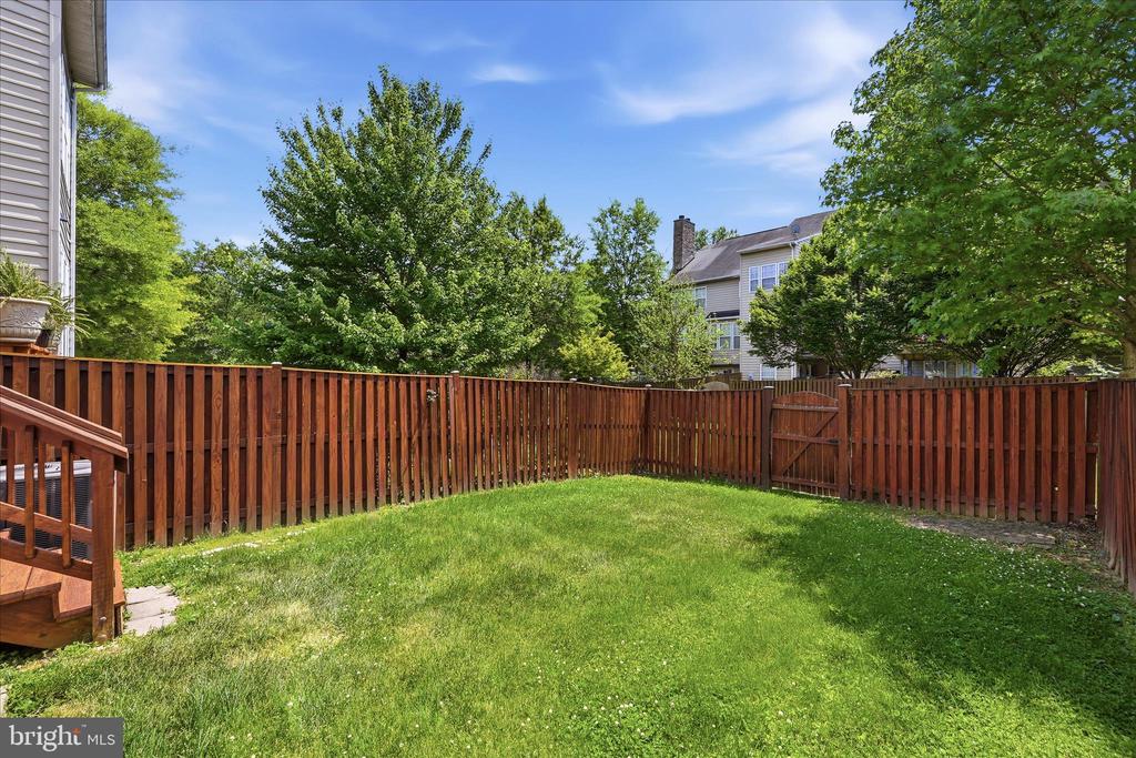 405 LEEDS RIDGE COURT