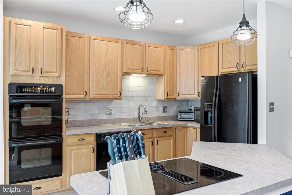 405 LEEDS RIDGE COURT