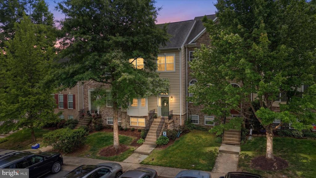 405 LEEDS RIDGE COURT