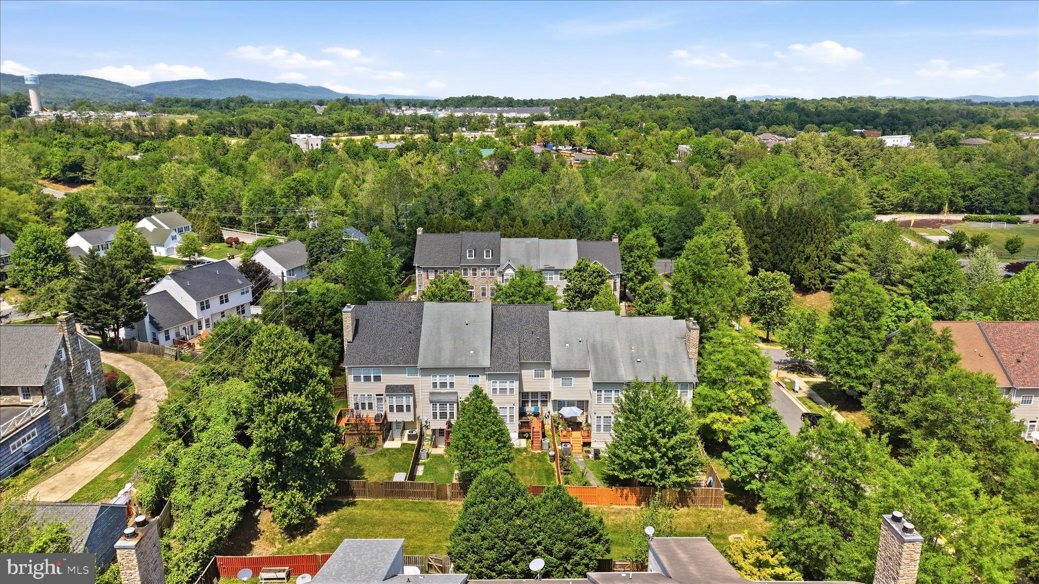 405 LEEDS RIDGE COURT